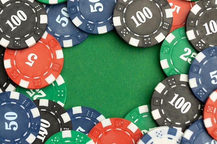 Suasana meja kasino langsung amor77 dengan dealer nyata siaran real-time